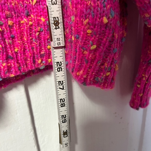 Main strip Bubble sleeve pink confetti sweater size medium - Picture 8 of 8